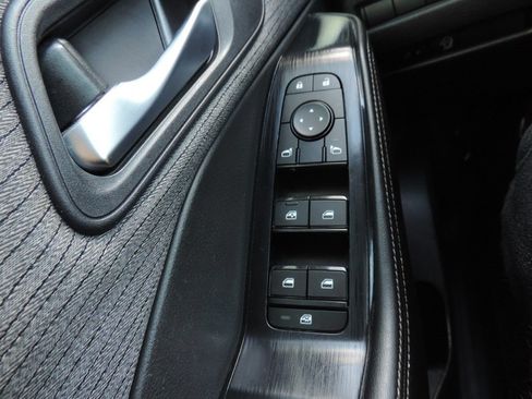 Certified 2023 Nissan Rogue SV FWD image 25
