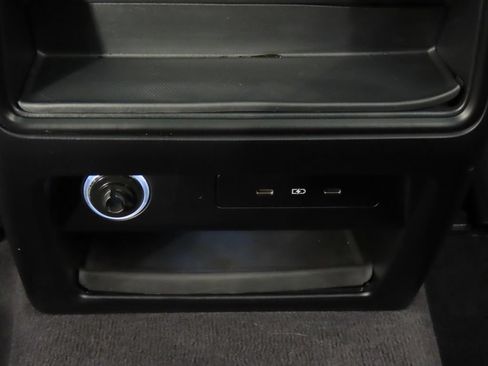 Certified 2025 Porsche Cayenne GTS AWD/4WD image 35