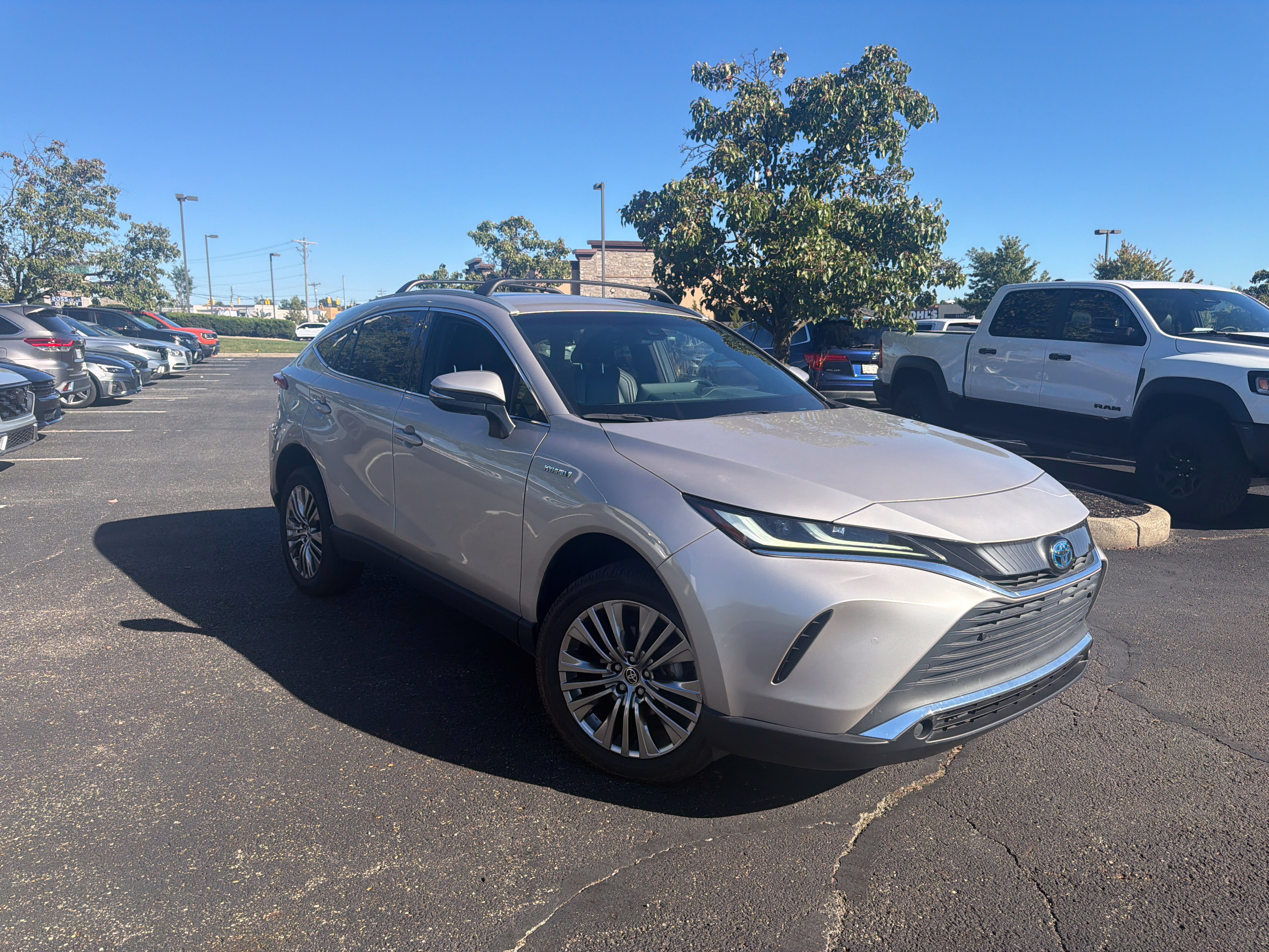 Used 2021 Toyota Venza XLE w/ Softex Package AWD/4WD image 23