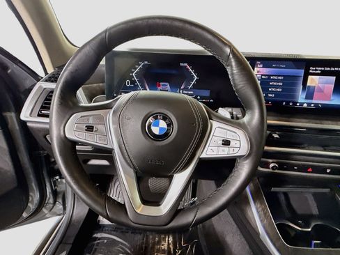 Used 2026 BMW X7 xDrive40i AWD/4WD image 13