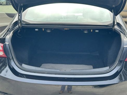 Used 2024 Chevrolet Malibu LT image 15