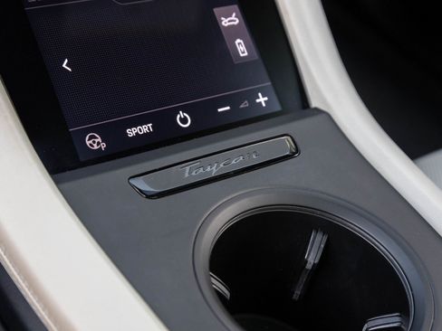 Certified 2022 Porsche Taycan 4S image 27