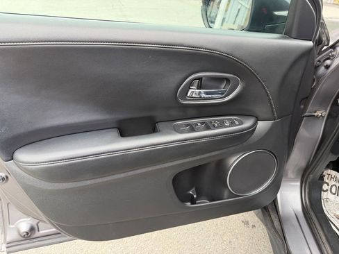 Used 2021 Honda HR-V EX-L image 13