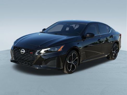 Used 2025 Nissan Altima 2.5 SR FWD image 3