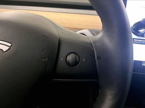 Used 2020 Tesla Model 3 Standard Range Plus image 18