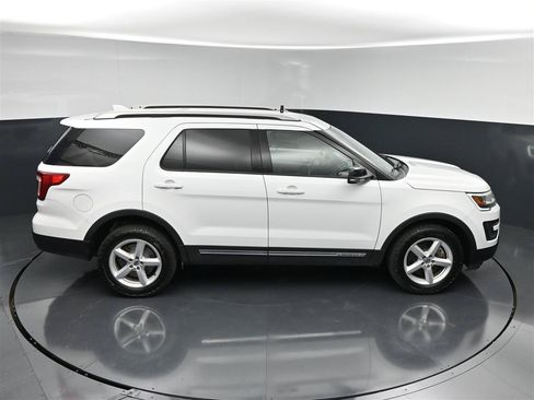 Used 2016 Ford Explorer XLT AWD/4WD image 22