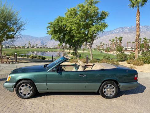 Used 1994 Mercedes-Benz E 320 Convertible image 36