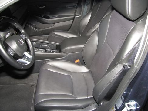 Used 2025 Honda Accord Touring image 9