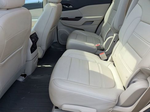 Certified 2023 GMC Acadia Denali w/ Denali Ultimate Package FWD image 24