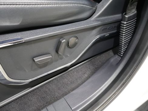 Used 2023 Ford F150 Lariat AWD/4WD image 9
