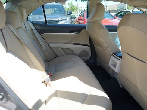 Used 2018 Toyota Camry LE FWD image 20