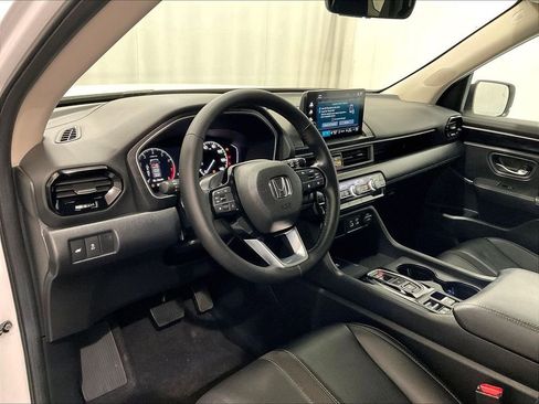 Used 2025 Honda Pilot EX-L image 8