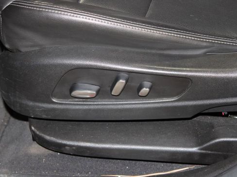 Used 2021 Cadillac XT6 Premium Luxury image 16