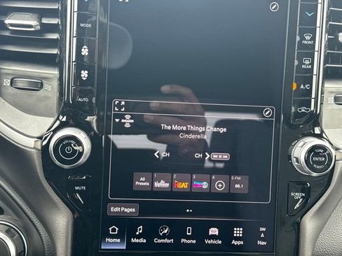New 2026 RAM 1500 4x4 Crew Cab image 28
