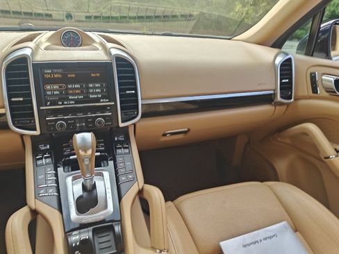 Used 2015 Porsche Cayenne Diesel w/ Premium Package image 26