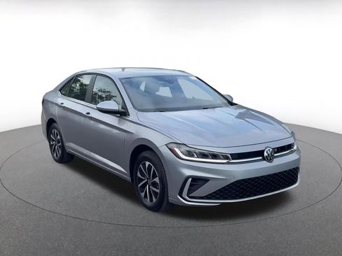 Used 2025 Volkswagen Jetta S image 2