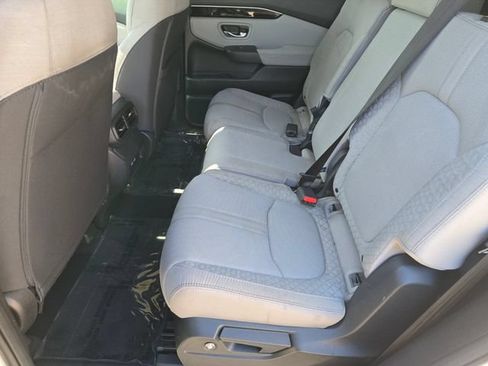 Certified 2023 Honda Pilot LX image 15