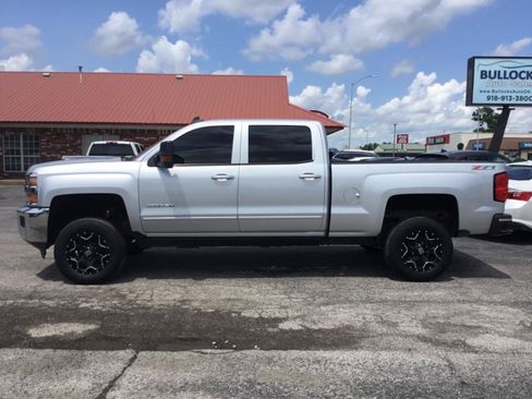 Used 2015 Chevrolet Silverado 2500 LT w/ LT Convenience Package AWD/4WD image 3