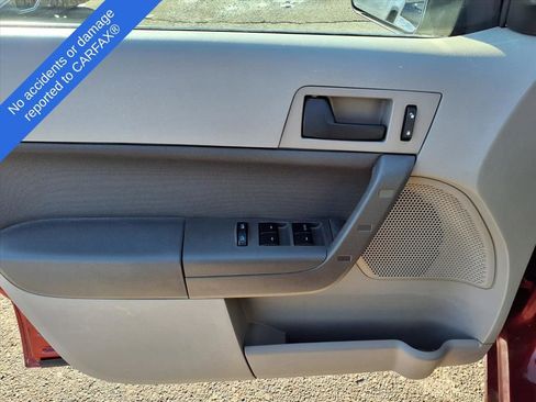 Used 2010 Ford Focus SE image 15