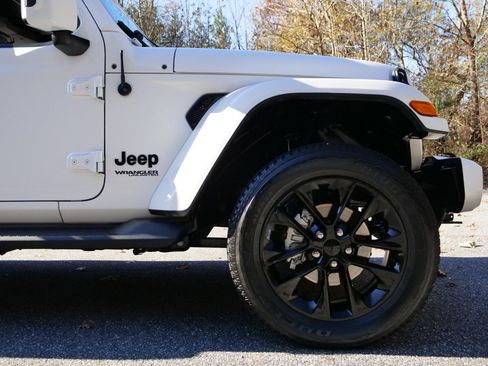 Used 2021 Jeep Wrangler Unlimited Sahara image 48