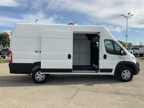 New 2025 RAM ProMaster 3500 w/ Roll-Up Rear Door Package image 5