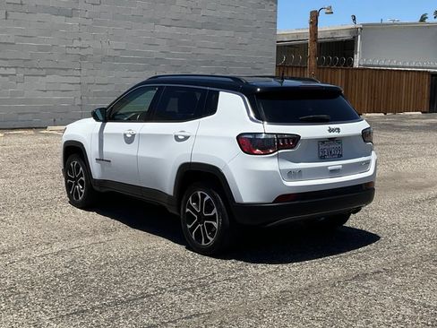 Used 2022 Jeep Compass Limited AWD/4WD image 4