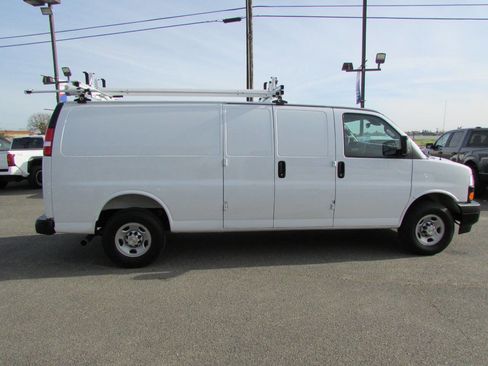 Used 2025 Chevrolet Express 2500 Extended w/ Communications Package image 5