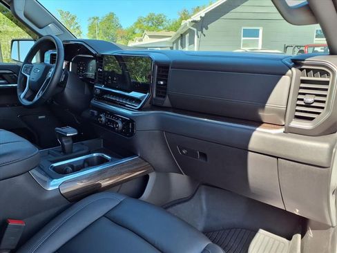 Used 2025 Chevrolet Silverado 1500 LT Trail Boss w/ LT Trail Boss Premium Package image 11