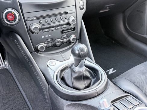 Used 2009 Nissan 370Z Touring image 14
