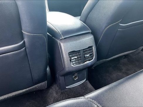 Used 2018 Ford Fusion SE w/ Equipment Group 201A FWD image 32
