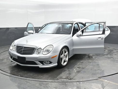 Used 2009 Mercedes-Benz E 350 4MATIC Sedan image 43