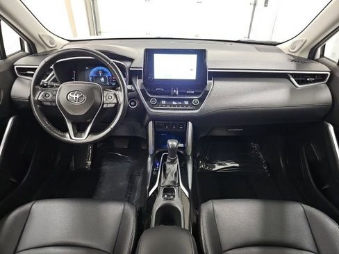 Used 2023 Toyota Corolla Cross XLE w/ Convenience Package image 33