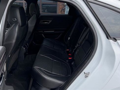 Used 2016 Jaguar XF S RWD image 23