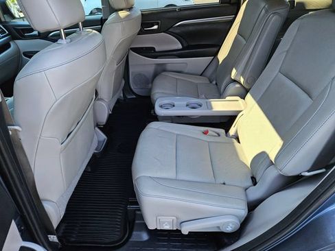 Used 2019 Toyota Highlander Limited AWD/4WD image 14