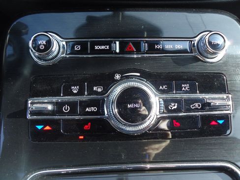Used 2022 Lincoln Nautilus AWD image 18