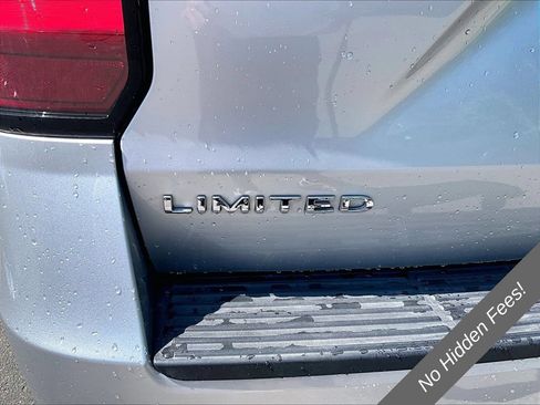 Used 2018 Ford Expedition Limited w/ Equipment Group 301A RWD image 8