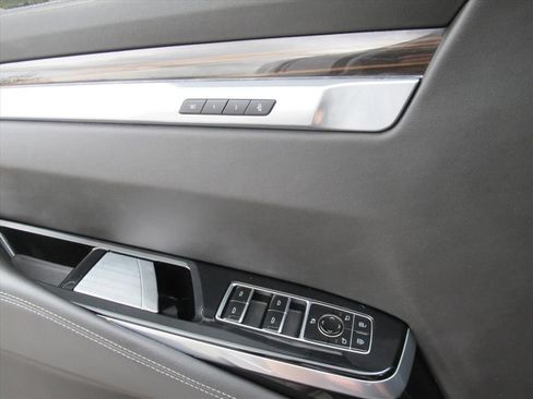 Certified 2025 Cadillac Escalade Premium Luxury w/ LPO, Radiant Package AWD/4WD image 21