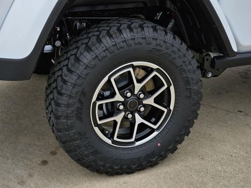 New 2025 Jeep Gladiator Rubicon image 5
