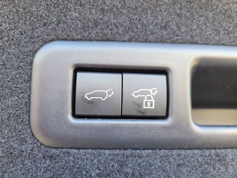 Used 2022 Lexus RX 350L Premium w/ Premium Package image 10