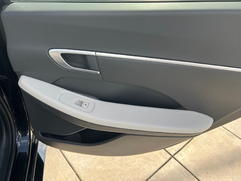 Certified 2025 Hyundai Sonata SEL FWD image 9