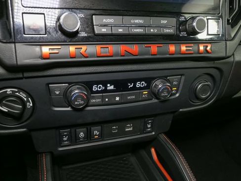 Used 2026 Nissan Frontier PRO-4X AWD/4WD image 21