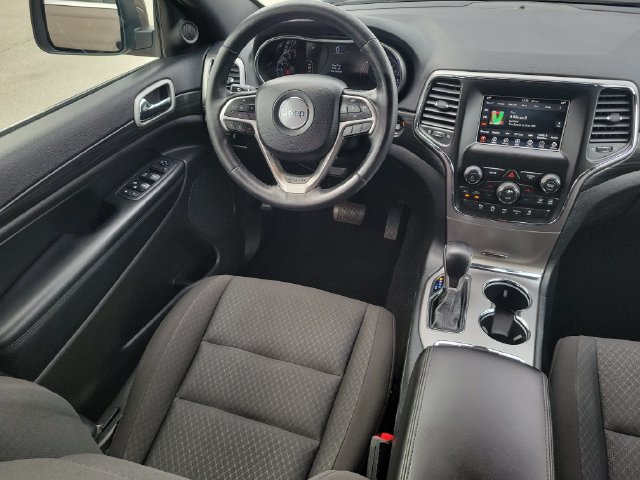 Used 2020 Jeep Grand Cherokee Laredo AWD/4WD image 13
