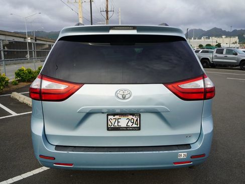 Used 2017 Toyota Sienna LE image 26