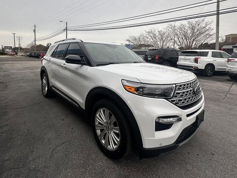 Used 2021 Ford Explorer Limited w/ Equipment Group 301A image 3