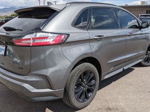 Used 2024 Ford Edge SE w/ Black Appearance Package AWD/4WD image 3