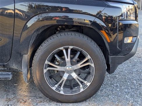 Used 2022 Nissan Frontier SV image 10