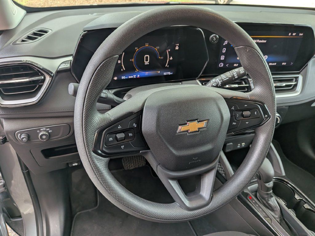 Used 2026 Chevrolet TrailBlazer LT AWD/4WD image 33