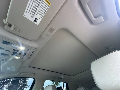 Used 2021 GMC Yukon Denali w/ Denali Ultimate Package AWD/4WD image 25