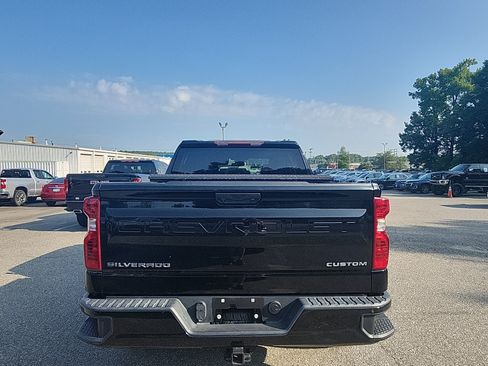 Used 2022 Chevrolet Silverado 1500 Custom AWD/4WD image 4