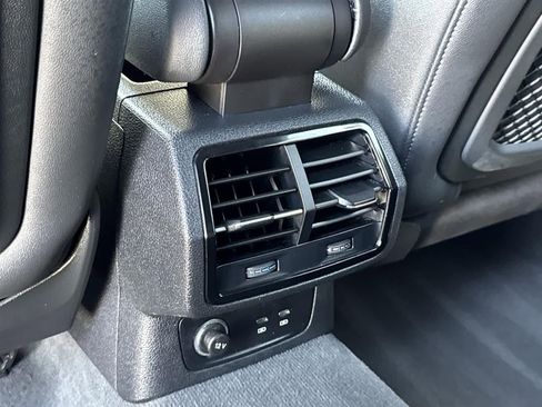 Used 2024 Audi Q3 2.0T Premium image 28